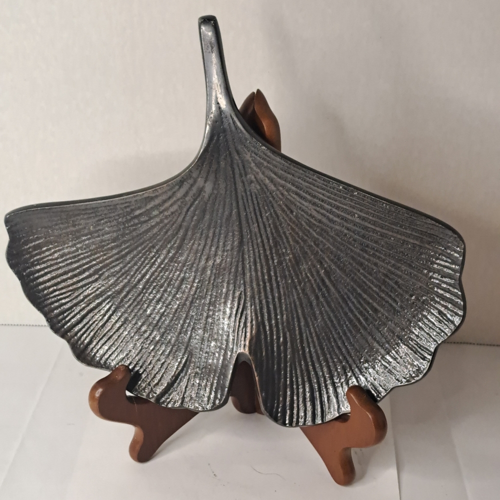 Metal Gingko Leaf Tray Dish